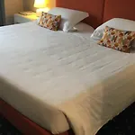 Blaise & Francis 4*