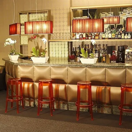 酒店 Blaise & Francis 4*