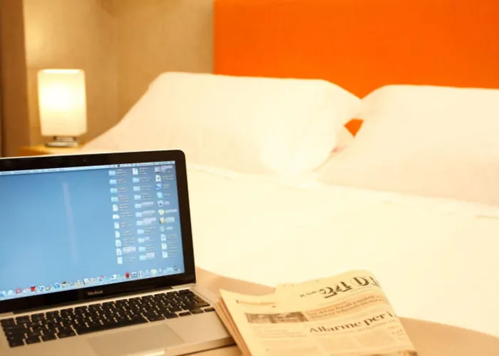 Blaise & Francis Hotel