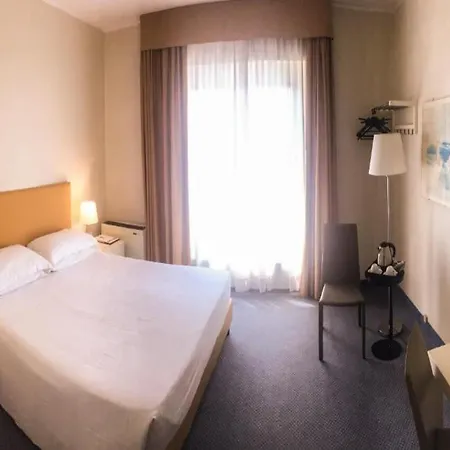Blaise & Francis 4* 밀라노