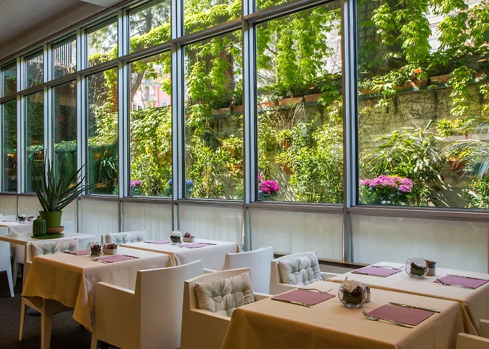 Blaise & Francis 호텔