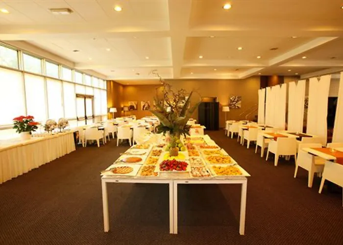 Blaise & Francis Hotel 4*