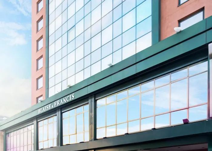 Blaise & Francis Hotel